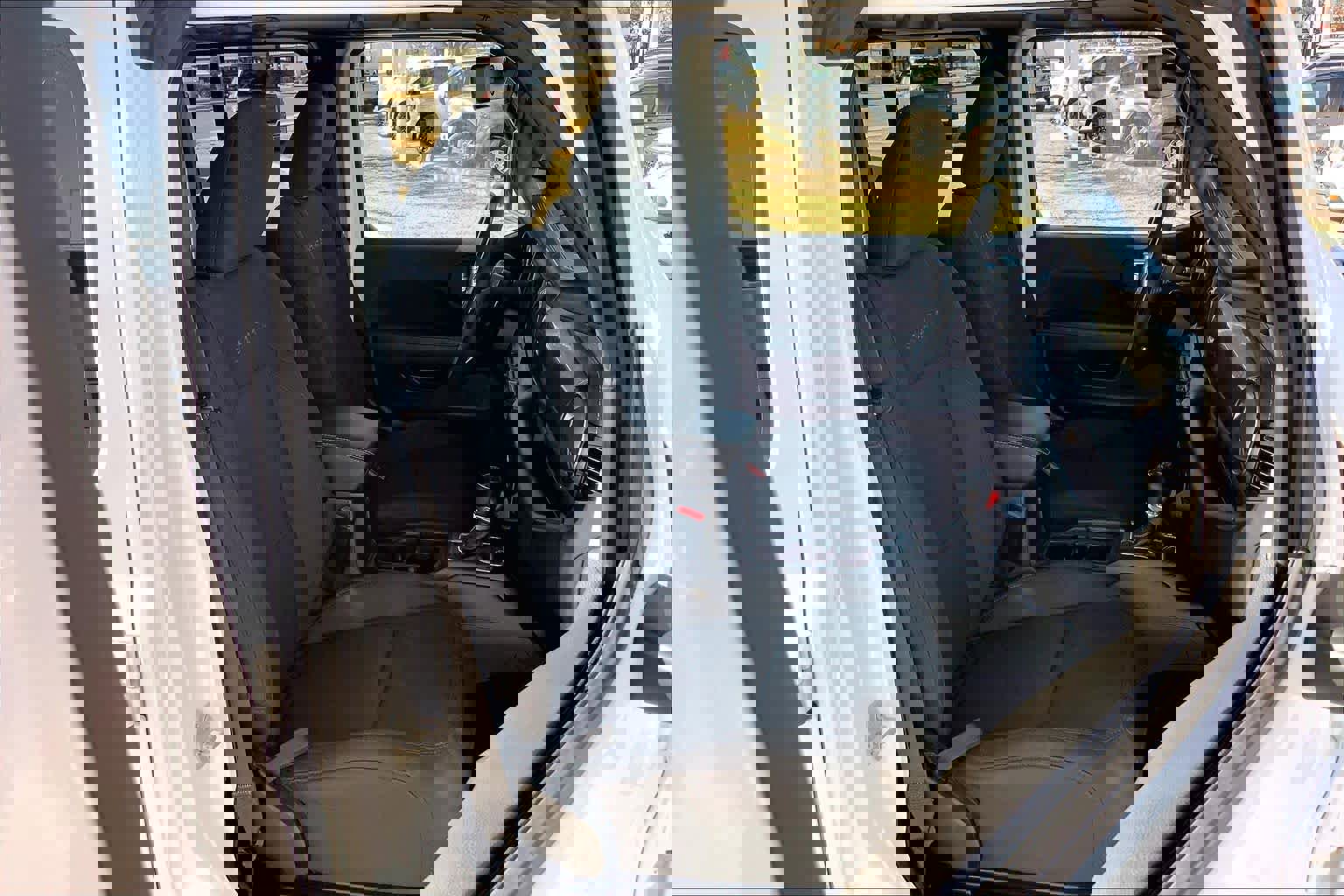 Used 2023 Jeep Wrangler Sahara image 8