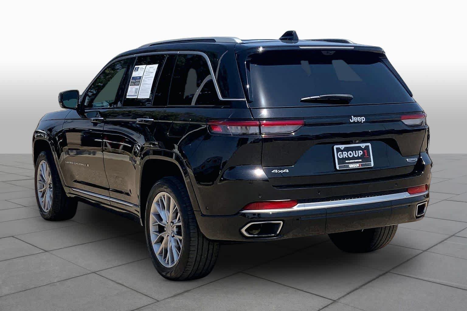Used 2022 Jeep Grand Cherokee Summit w/ Adv Protech Group IV AWD/4WD image 12