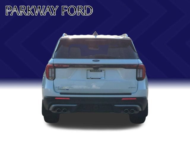 Certified 2025 Ford Explorer Platinum w/ Ultimate Package AWD/4WD image 4