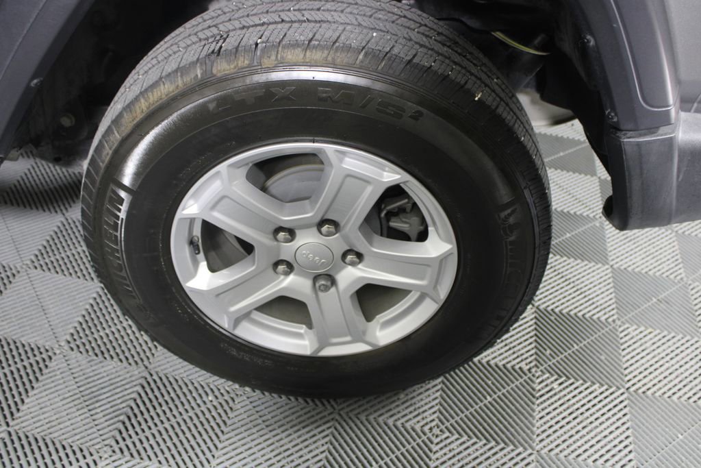 Used 2020 Jeep Wrangler Sport image 22