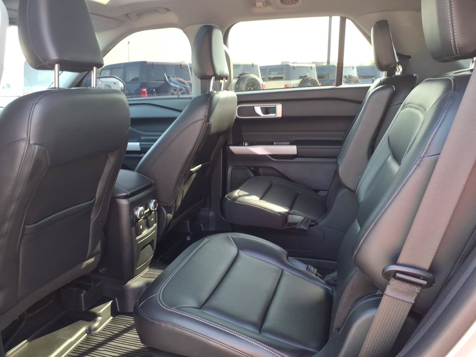 Certified 2022 Ford Explorer XLT w/ Equipment Group 202A RWD image 13