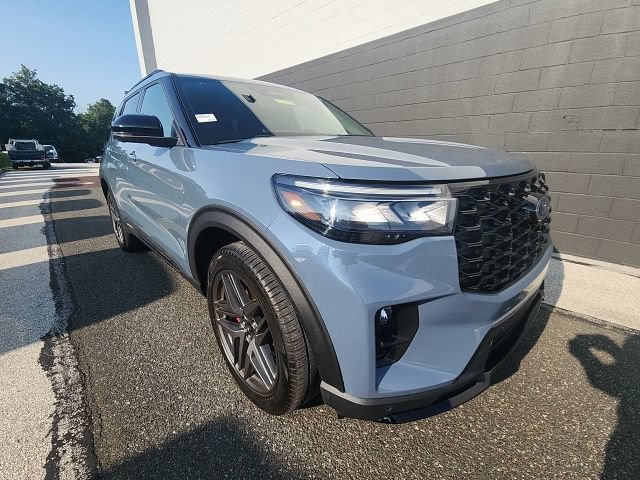 Certified 2025 Ford Explorer ST-Line w/ Premium Package AWD/4WD image 7