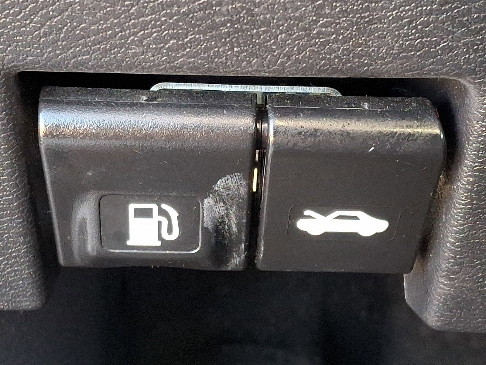 Used 2024 Nissan Versa SV image 24