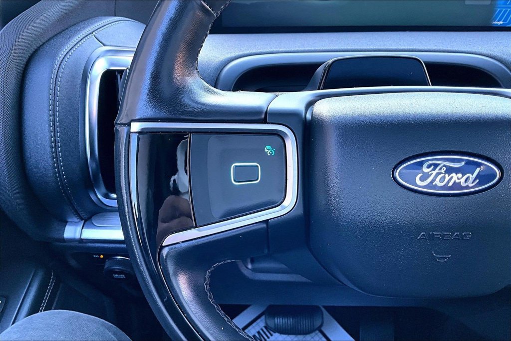 Certified 2025 Ford Expedition Platinum AWD/4WD image 17