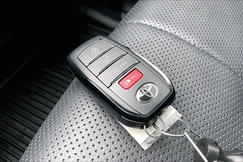 Used 2024 Toyota Grand Highlander AWD Hybrid image 11