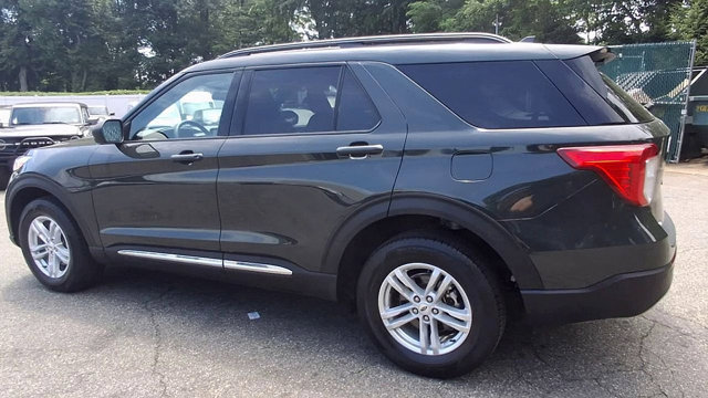 Certified 2022 Ford Explorer XLT w/ Equipment Group 202A AWD/4WD image 3