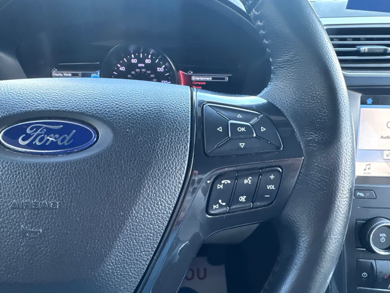 Certified 2018 Ford Explorer XLT w/ Equipment Group 202A FWD image 28
