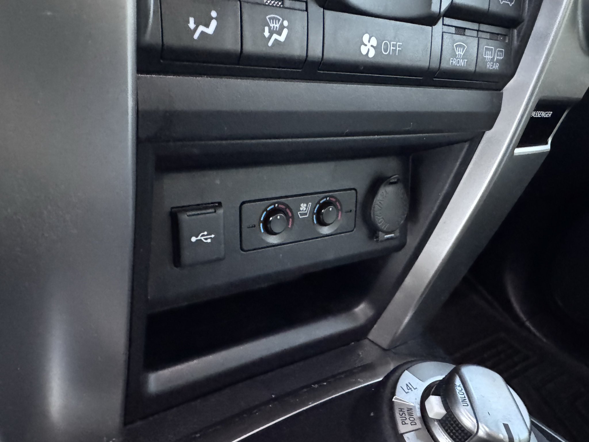 Used 2023 Toyota 4Runner Limited AWD/4WD image 17