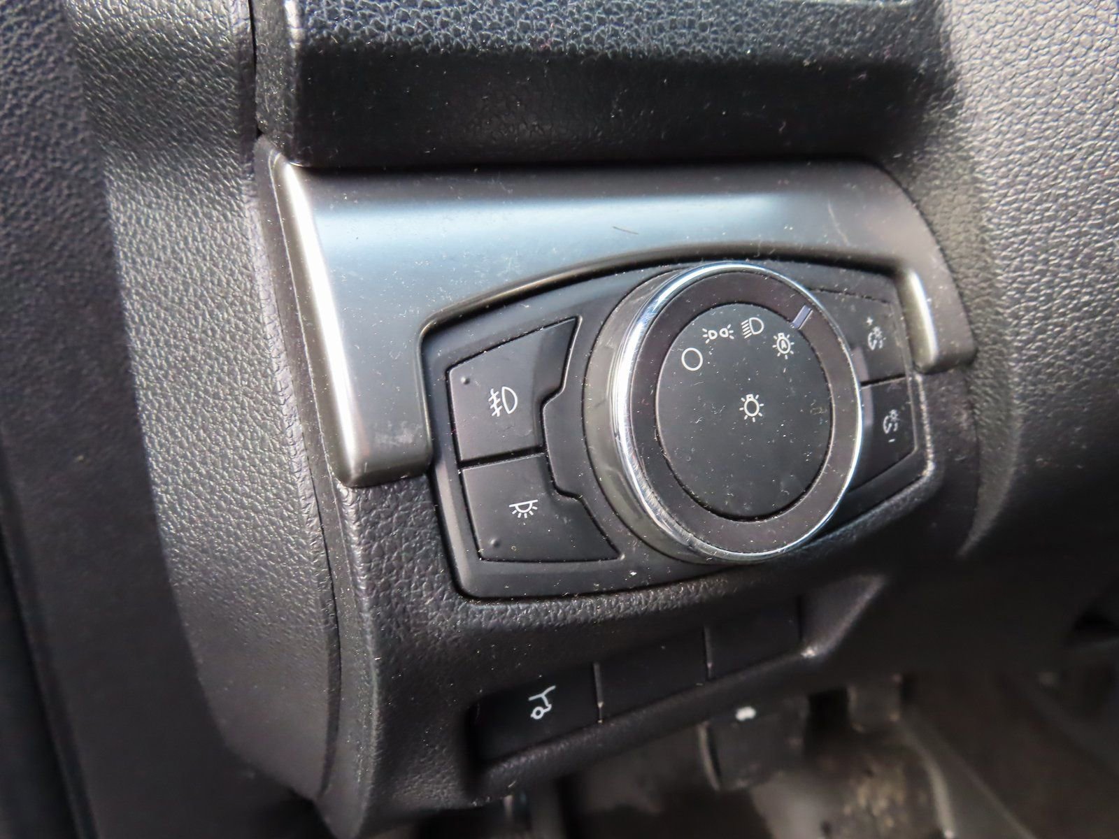 Certified 2018 Ford Explorer XLT w/ Equipment Group 201A image 12