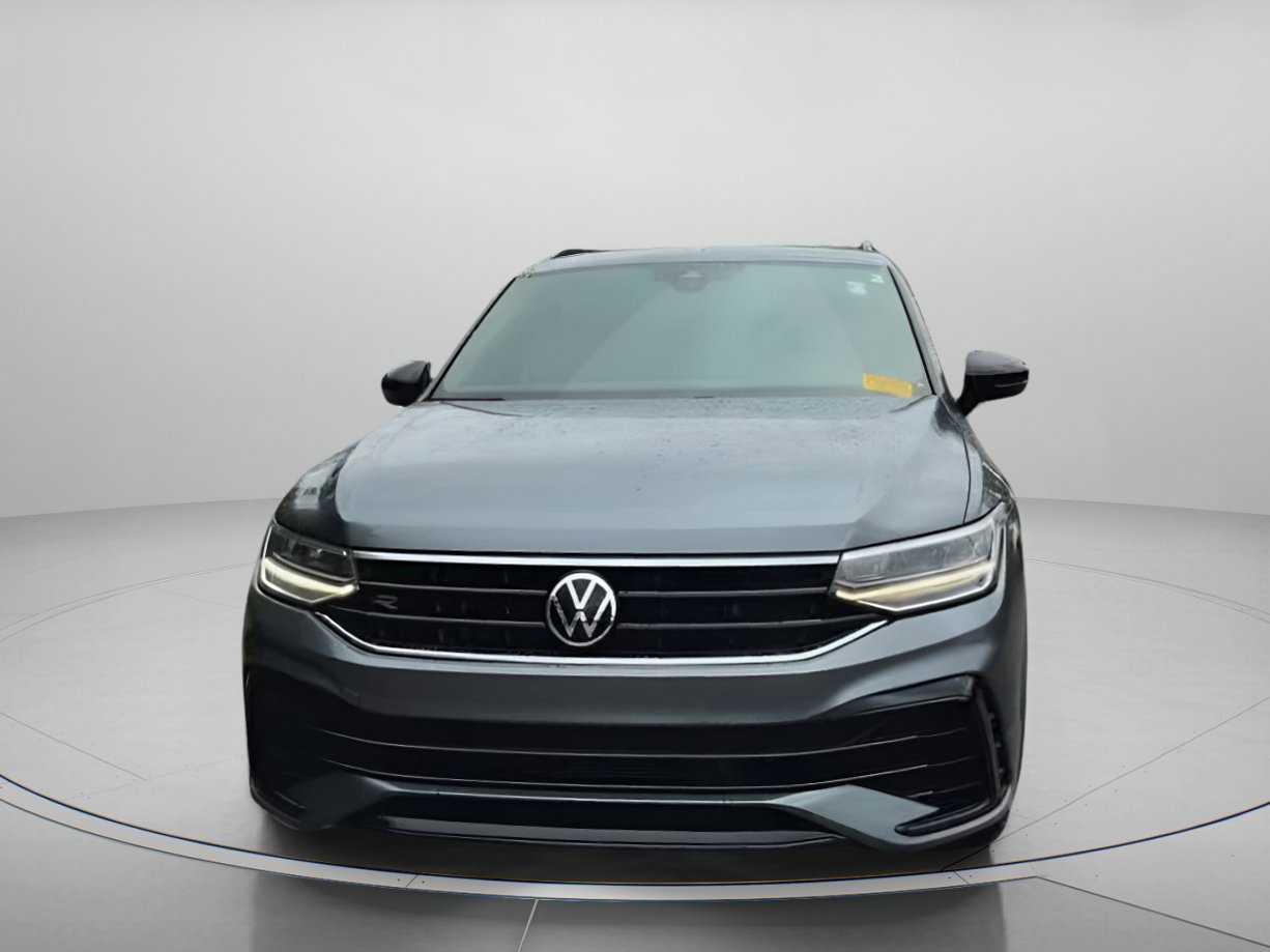 Used 2022 Volkswagen Tiguan SE R-Line image 32