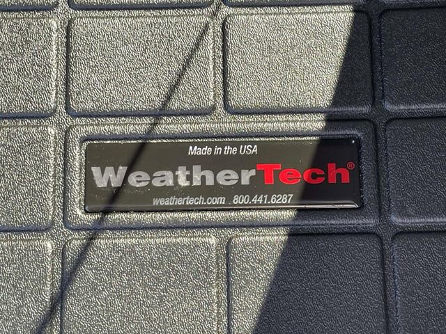 Used 2023 GMC Acadia SLT FWD image 10