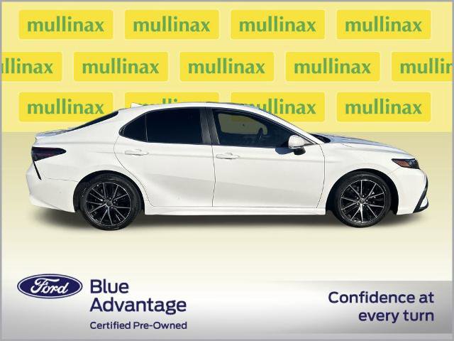 Used 2021 Toyota Camry SE w/ Cold Weather Package image 2