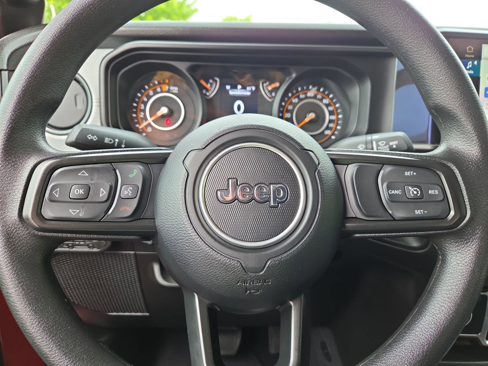 Used 2025 Jeep Gladiator Sport image 24