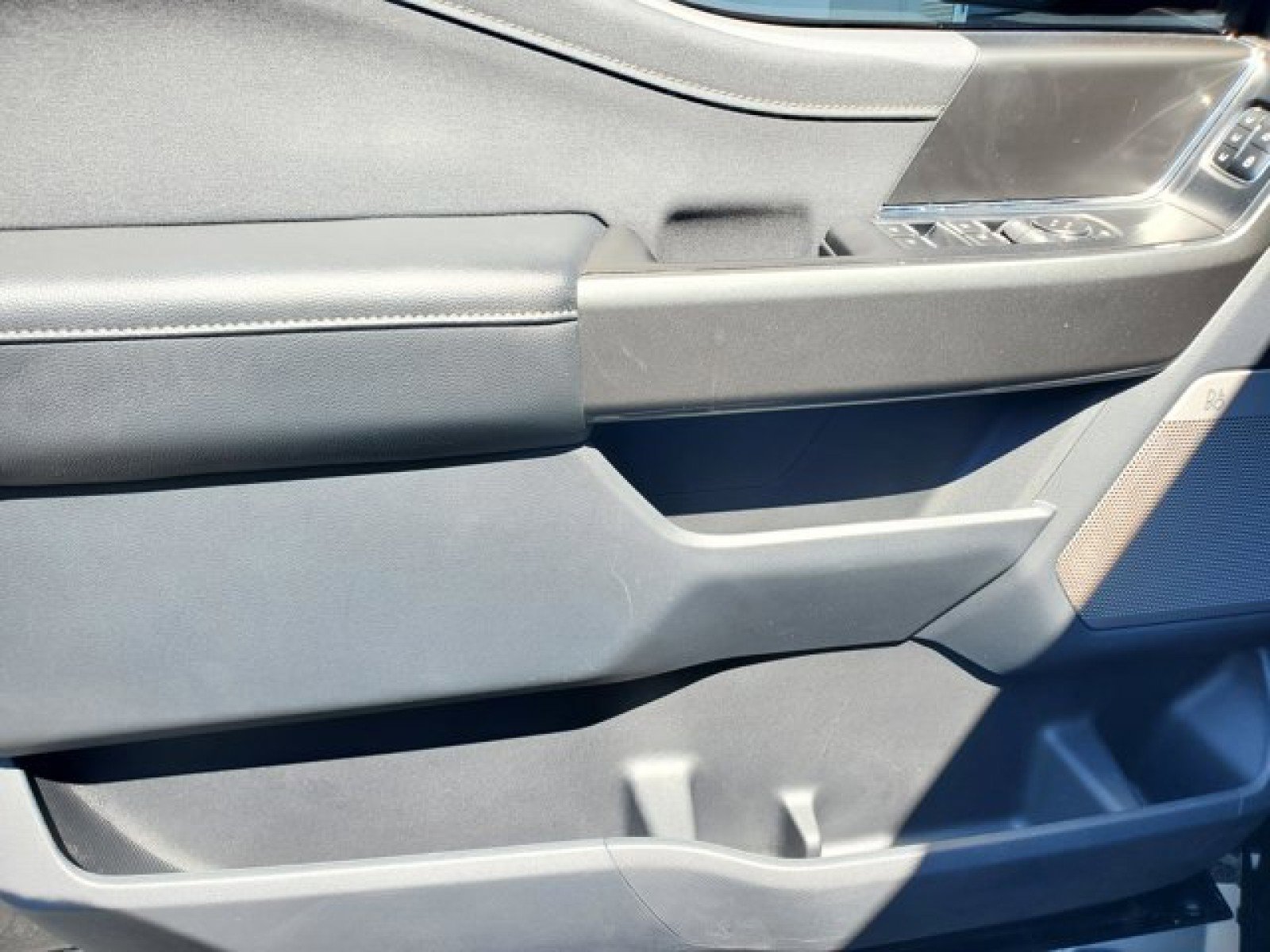 Certified 2022 Ford F150 Lariat w/ Equipment Group 502A High image 12