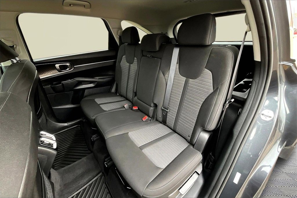 Used 2023 Kia Sorento LX image 26