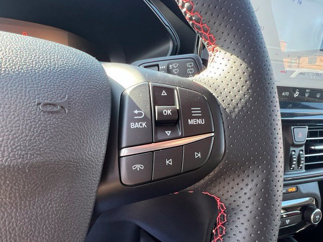 Certified 2024 Ford Escape ST-Line w/ Tech Pack #1 AWD/4WD image 10
