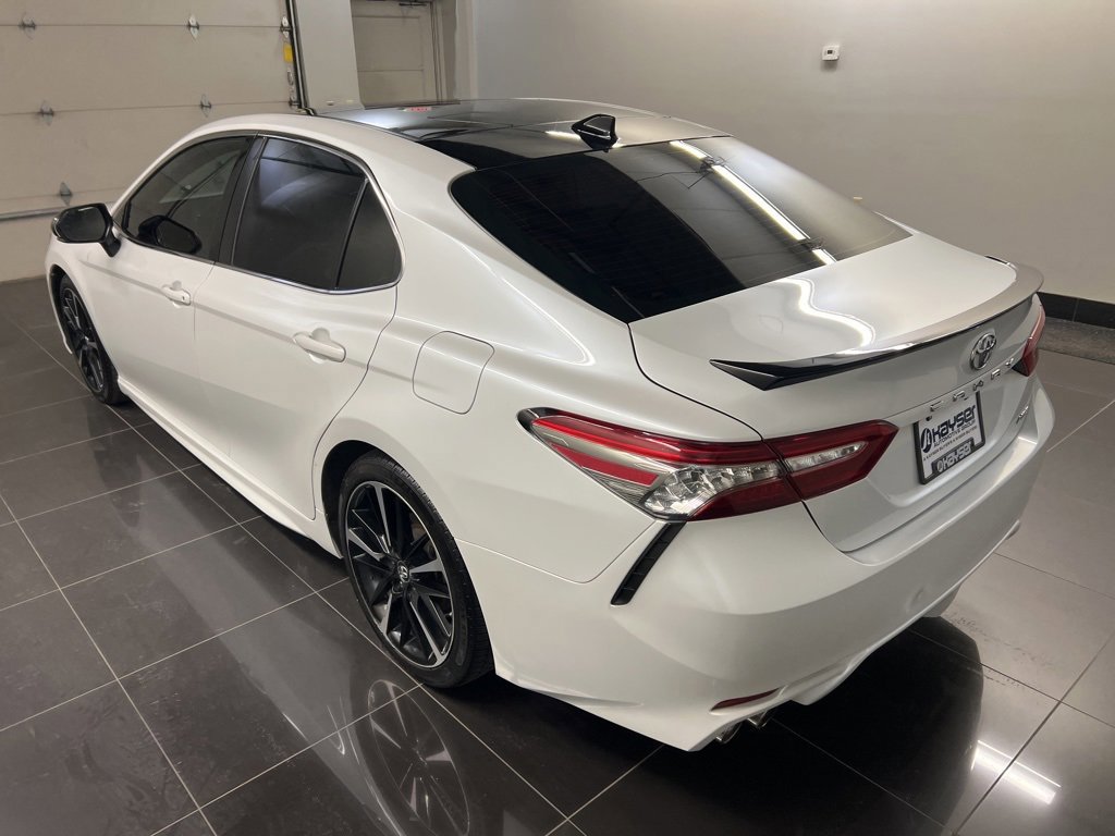 Used 2019 Toyota Camry XSE image 2