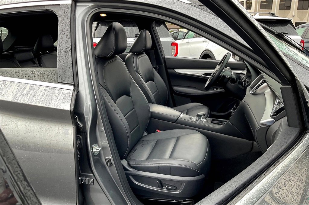 Used 2021 INFINITI QX50 Luxe w/ Appearance Package image 6