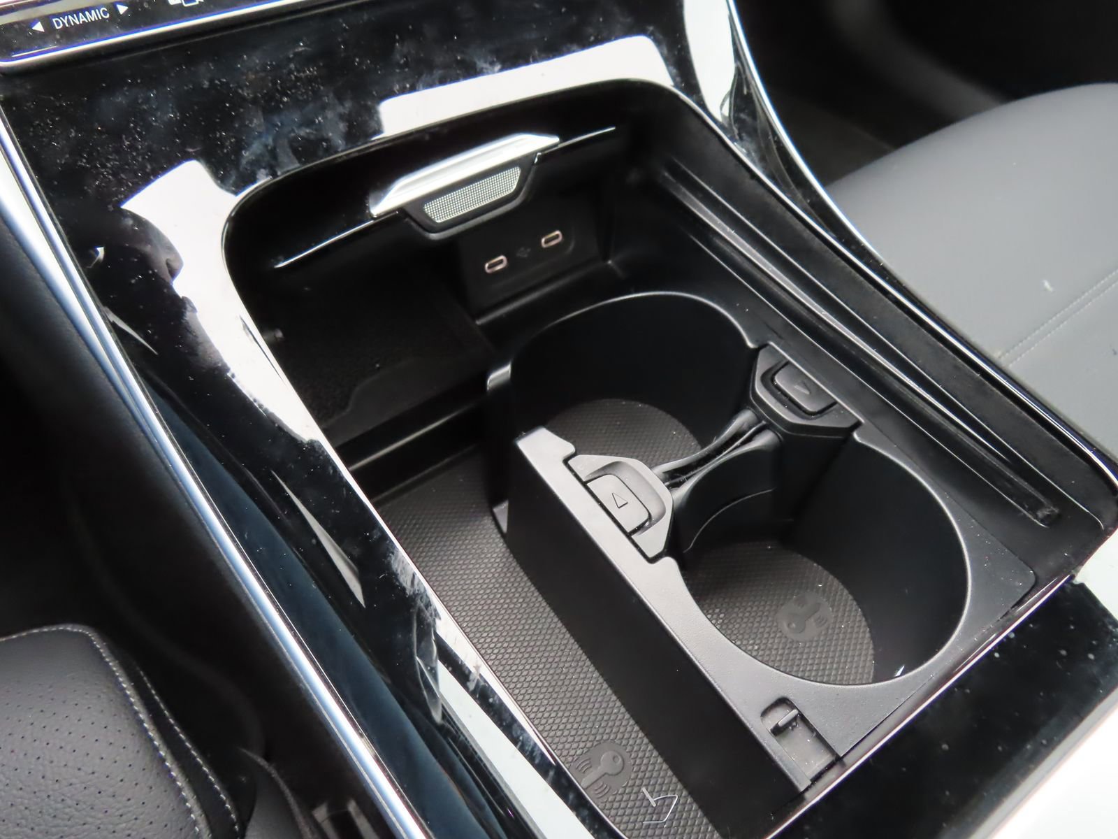 Used 2025 Mercedes-Benz C 300 4MATIC Sedan image 28