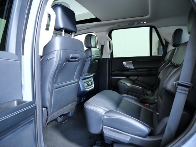 Certified 2025 Ford Expedition Platinum AWD/4WD image 13