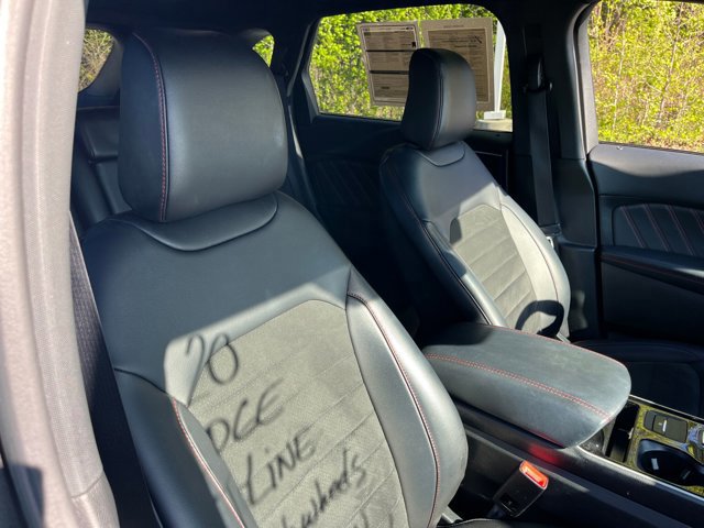 Certified 2020 Ford Edge ST-Line w/ Cold Weather Package FWD image 32