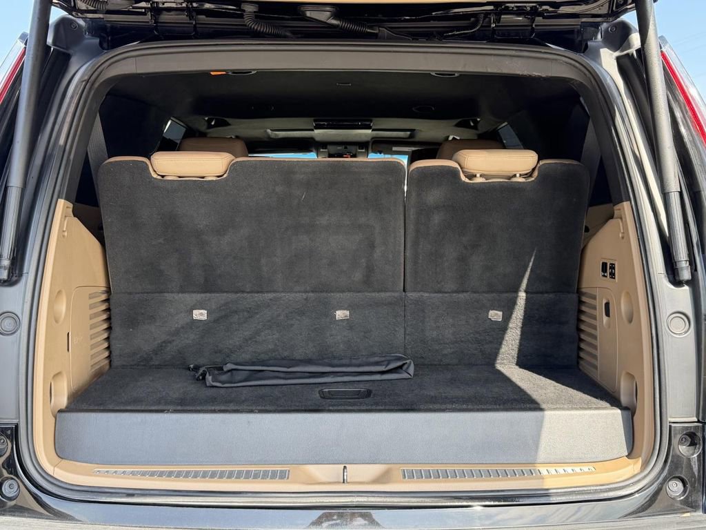 Used 2019 Cadillac Escalade Platinum w/ Escalade Sport Edition image 9