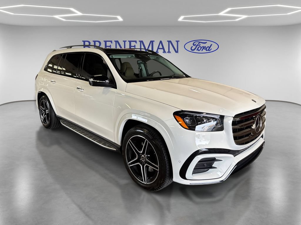 Used 2026 Mercedes-Benz GLS 450 4MATIC image 3