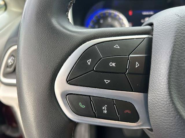 Used 2023 Chrysler Pacifica Touring-L FWD image 28