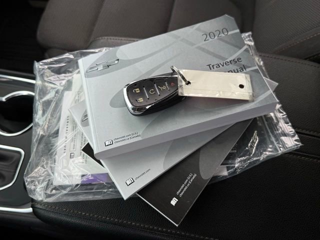 Used 2020 Chevrolet Traverse LT image 18