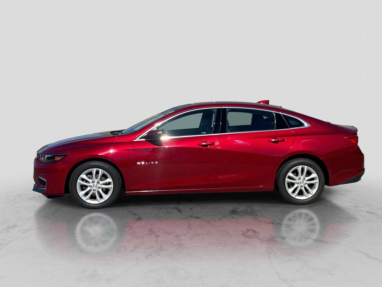 Used 2018 Chevrolet Malibu LT FWD image 3