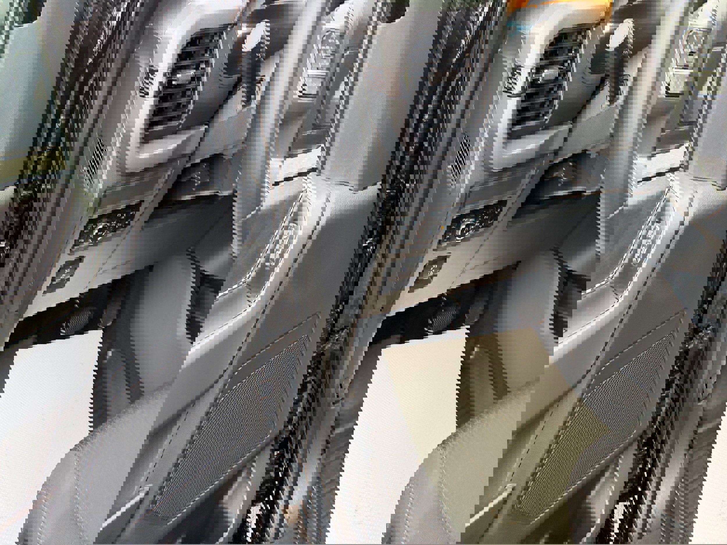 Certified 2025 Ford F150 XLT w/ Equipment Group 302A MID image 20