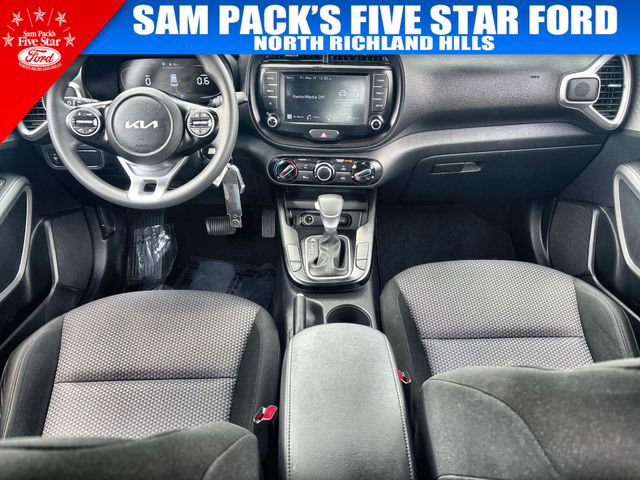 Used 2023 Kia Soul LX FWD image 12