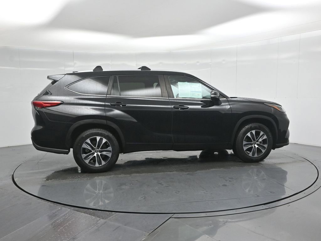 Used 2023 Toyota Highlander XLE image 31
