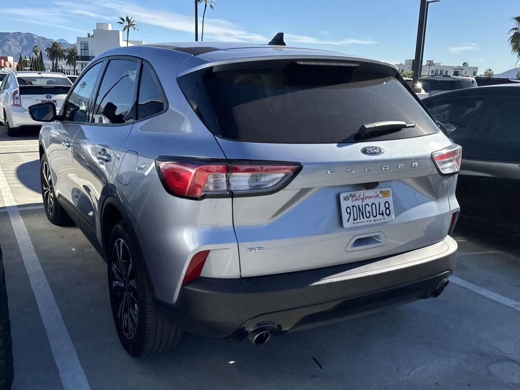 Certified 2022 Ford Escape SE w/ SE Sport Appearance Package image 8