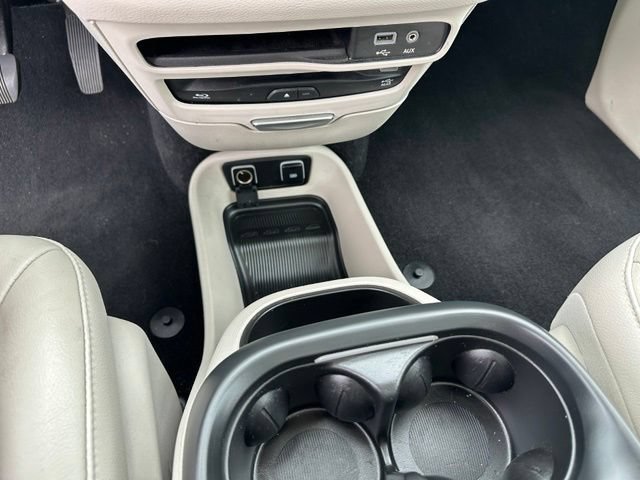 Used 2019 Chrysler Pacifica Touring-L Plus w/ Advanced Safetytec Group FWD image 25