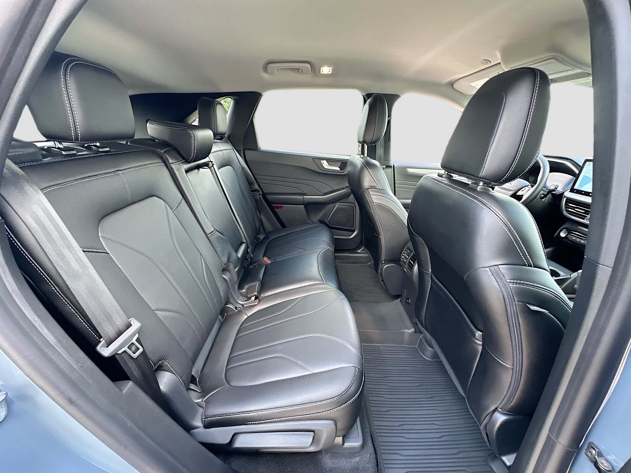 Certified 2025 Ford Escape Platinum w/ Premium Technology Package FWD image 27
