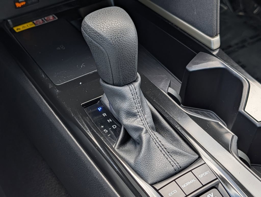 Used 2025 Toyota Camry LE image 18