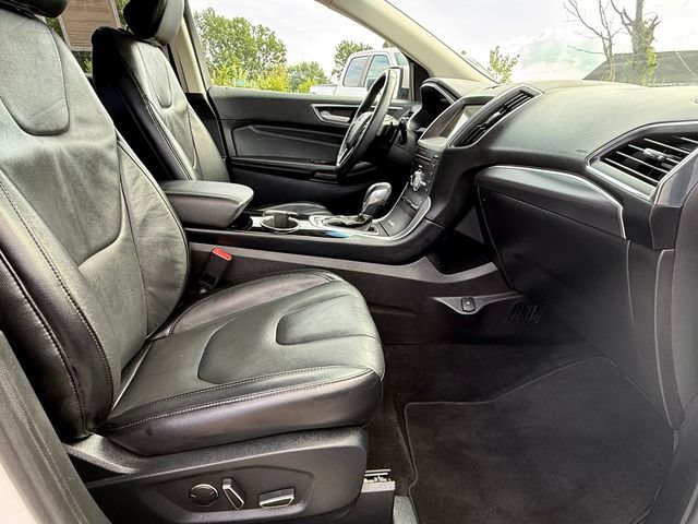 Certified 2018 Ford Edge Titanium w/ Technology Package AWD/4WD image 22