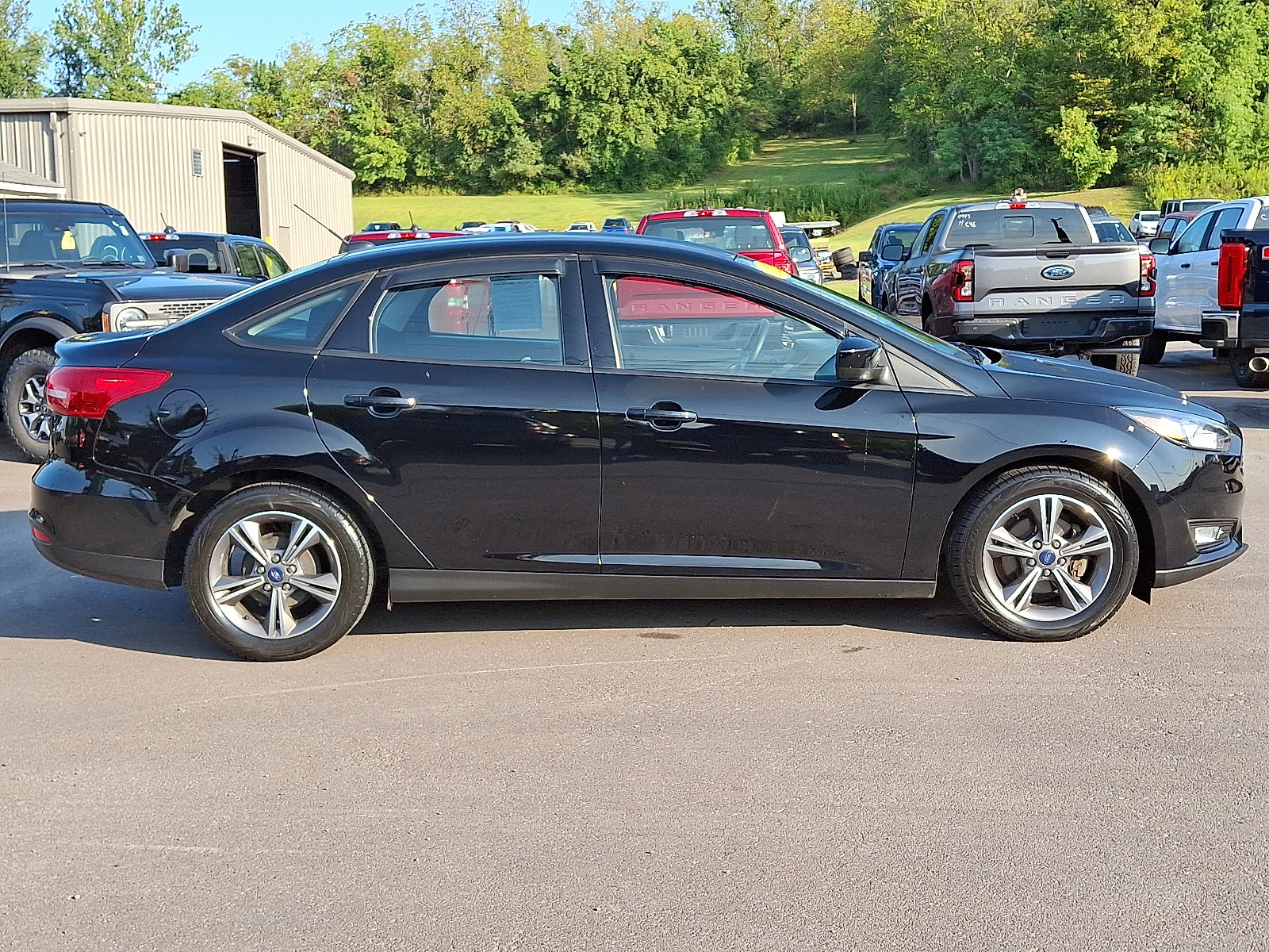 Certified 2018 Ford Focus SE w/ SE Appearance Package image 12