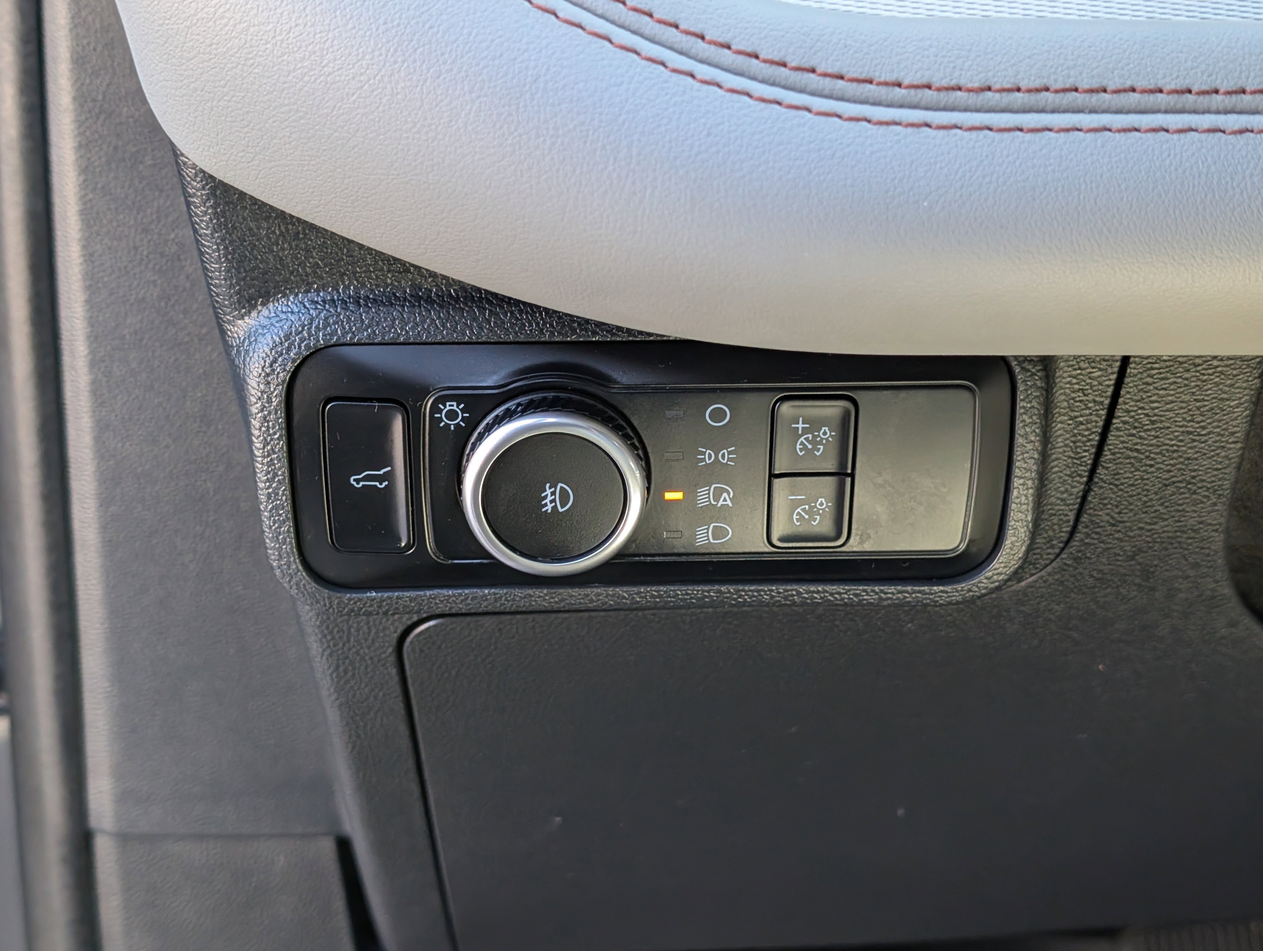 Certified 2025 Ford Explorer Active w/ Active Comfort Package image 25