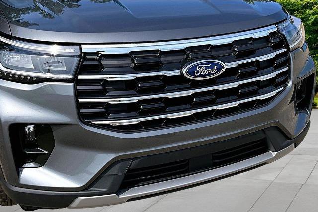 Certified 2025 Ford Explorer Active w/ Active Comfort Package AWD/4WD image 29
