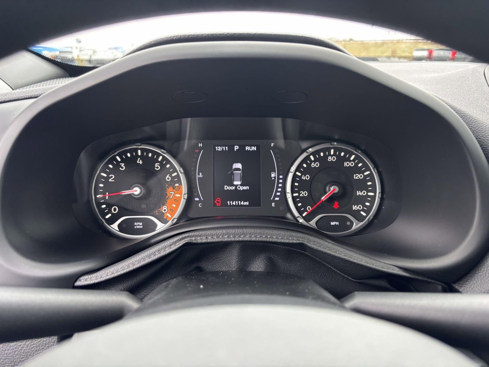 Used 2018 Jeep Renegade Sport w/ Power & Air Group image 17