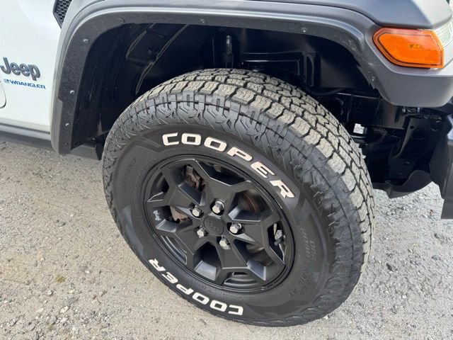 Used 2023 Jeep Wrangler Unlimited w/ Cold Weather Group AWD/4WD image 13