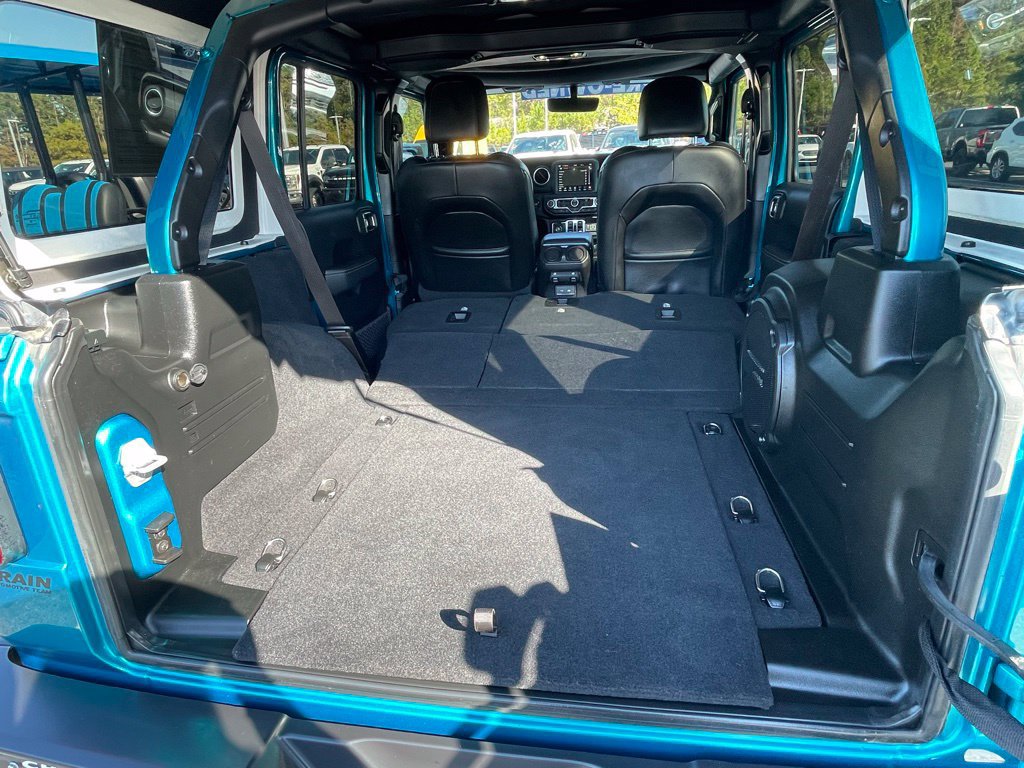Used 2020 Jeep Wrangler Unlimited Sahara AWD/4WD image 31