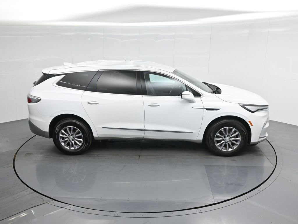 Used 2022 Buick Enclave Essence image 8