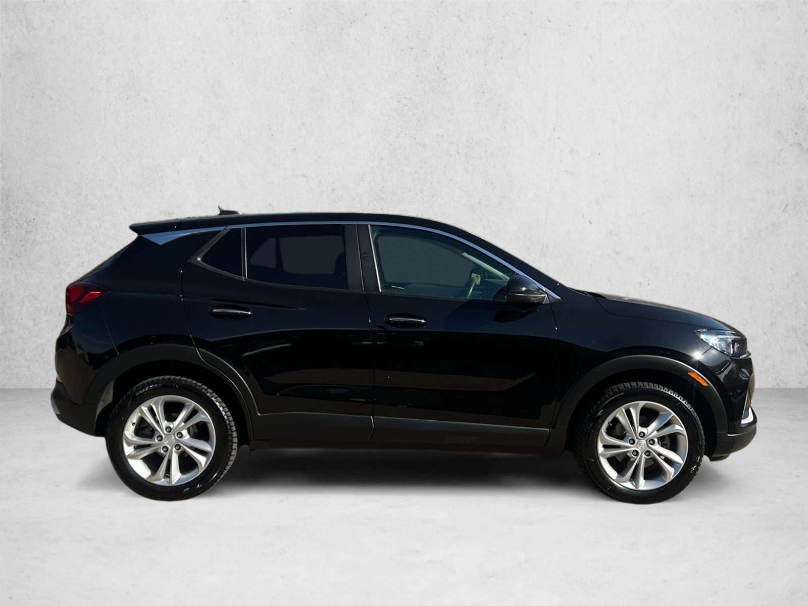 Used 2022 Buick Encore GX Preferred w/ Cold Weather Comfort Package AWD/4WD image 4