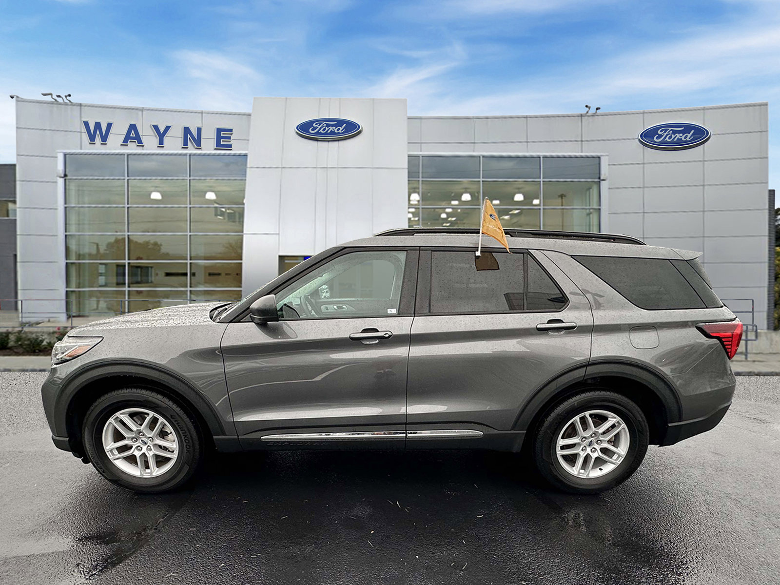 Certified 2025 Ford Explorer Active AWD/4WD image 7