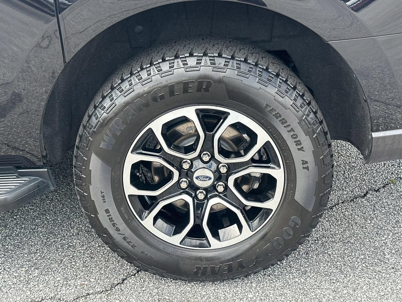 Certified 2024 Ford Expedition Max XLT RWD image 22