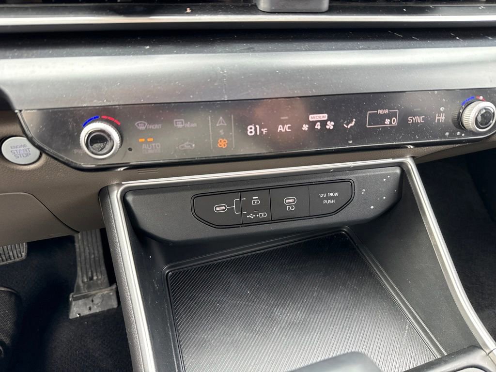 Used 2025 Kia Carnival LXS image 31