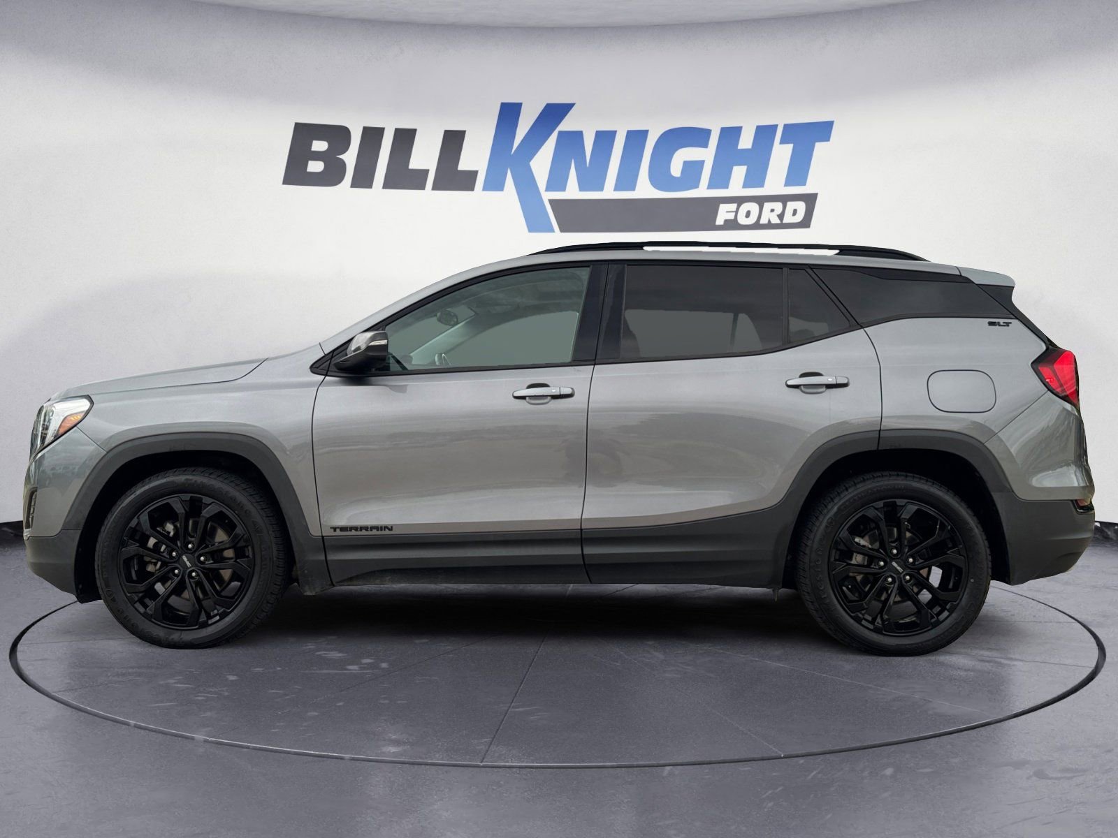 Used 2020 GMC Terrain SLT w/ Preferred Package FWD image 2
